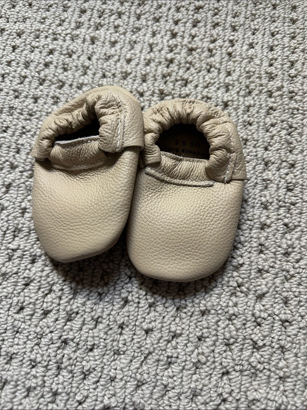 Soft Leather Baby Shoes in Beige - Elastic Moccasins